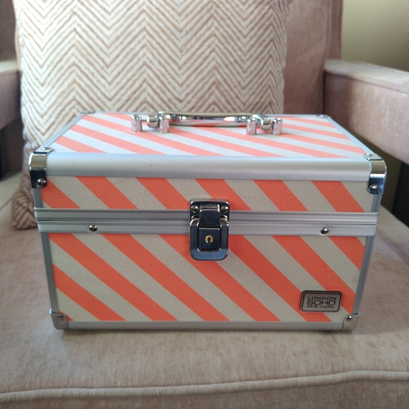 Makeup case - Picture 5 of 9